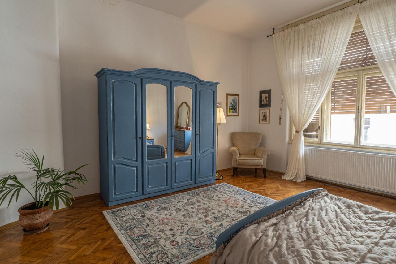 Appartement Eclectic Apartament Oradea Extérieur photo