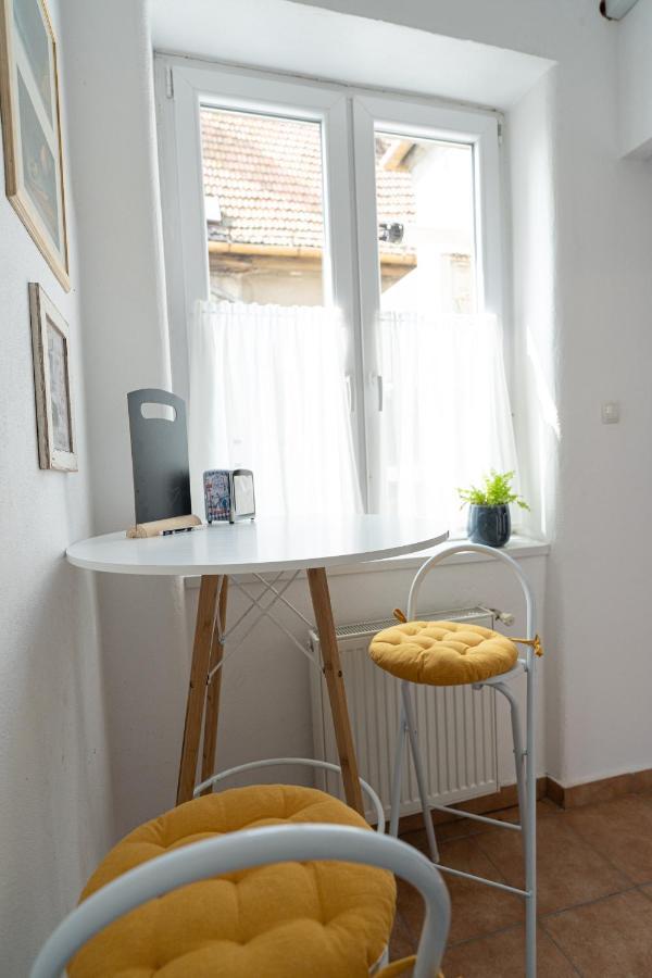 Appartement Eclectic Apartament Oradea Extérieur photo