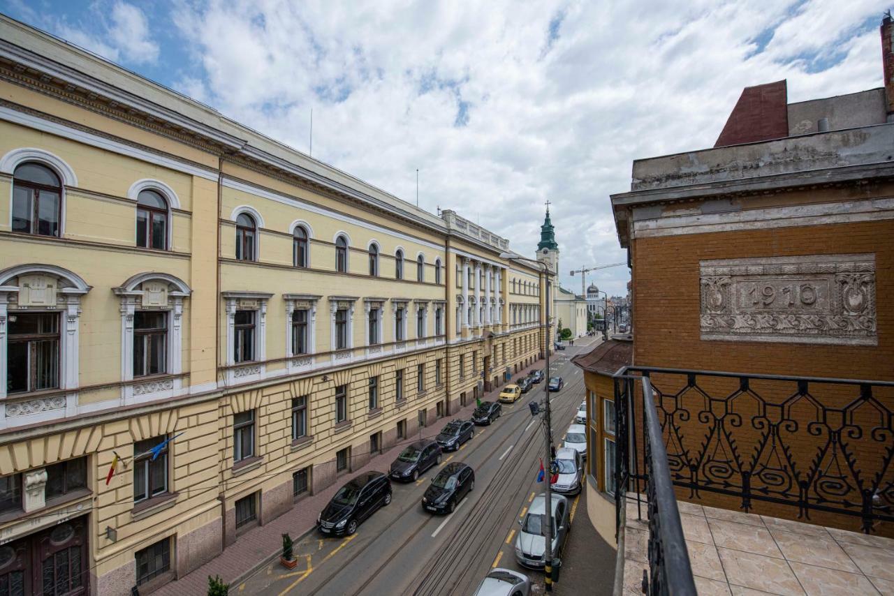 Appartement Eclectic Apartament Oradea Extérieur photo